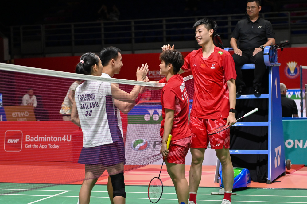 包含马来西亚羽毛球队轻取日本羽毛球队，陶菲克制霸全场的词条